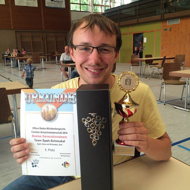 Jens Schmukal mit Pokal